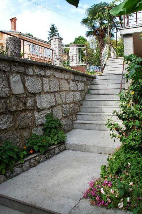 Studio Apartman Ziganto Ičići Exteriör bild
